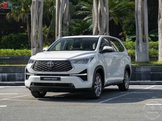 Toyota Innova Cross